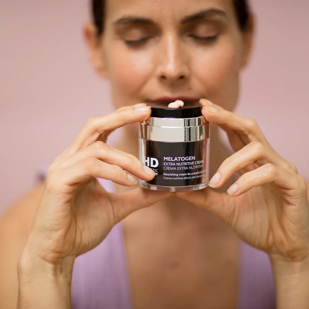 MELATOGEN CREAM model texture